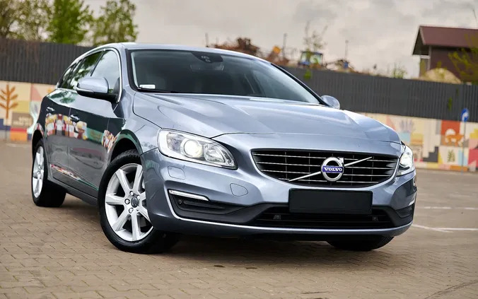 volvo v60 mazowieckie Volvo V60 cena 57800 przebieg: 207000, rok produkcji 2017 z Zawiercie